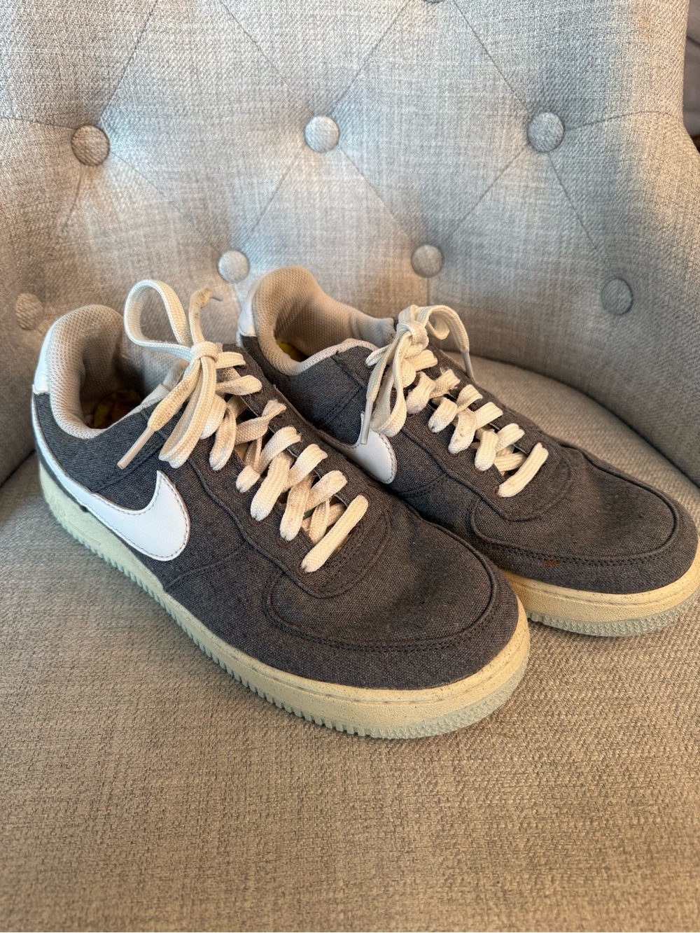 Nike Men’s Gray Canvas Sneakers with White Swoosh